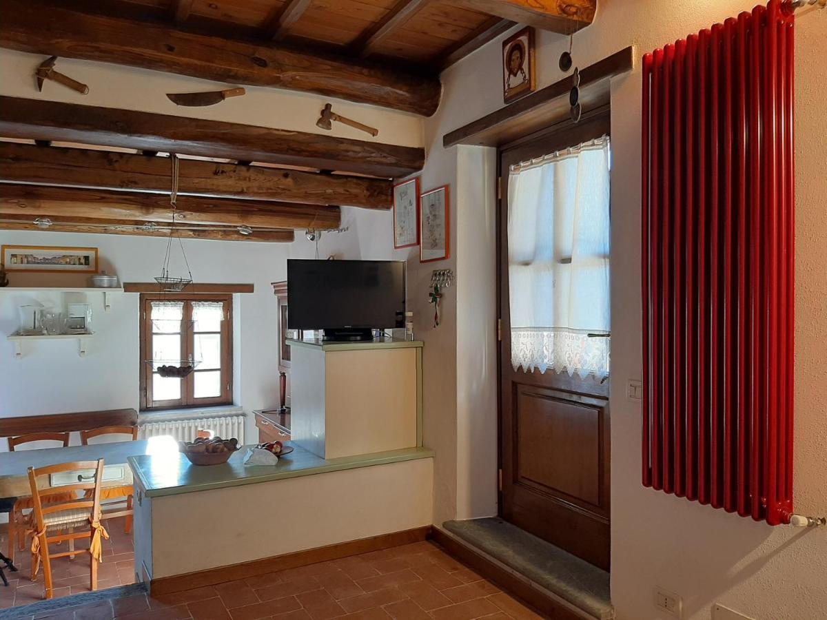Deliziosa Casetta Sull'Appennino Toscano Montefegatesi Eksteriør billede