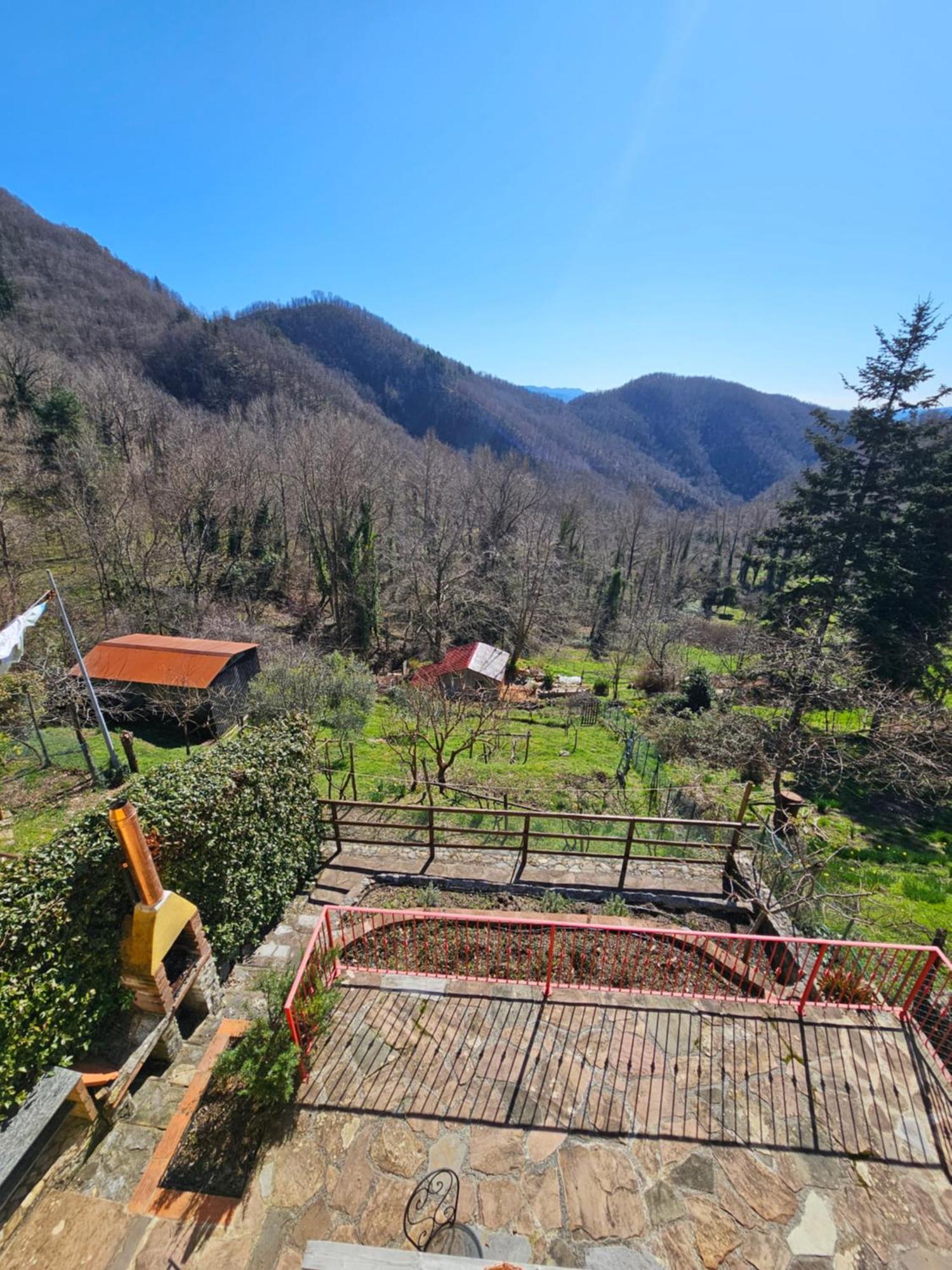 Deliziosa Casetta Sull'Appennino Toscano Montefegatesi Eksteriør billede